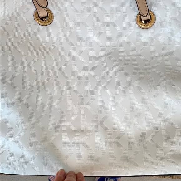 Michael Kors Large Logo tote - Picture 8 of 11